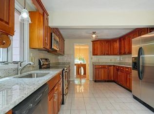 3 Fowler Ter, Burlington, MA 01803