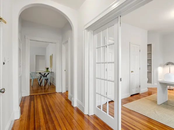 206 Pearl St APT 3, Somerville, MA 02145