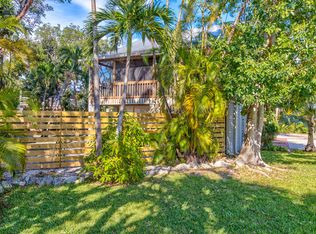 19533 Mayan Dr, Sugarloaf Key, FL 33042
