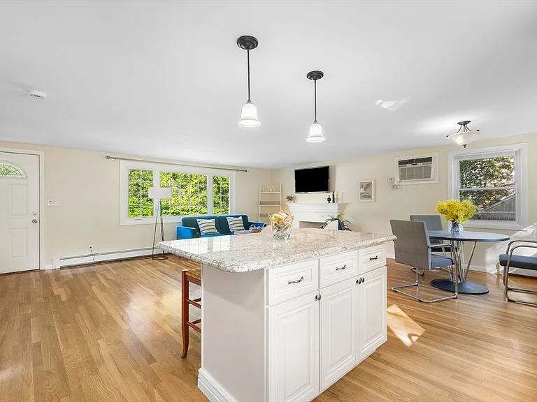 221 Totten Pond Rd — Photo 13