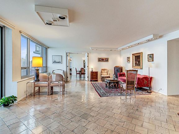 4th image of 1300 N Lake Shore Dr #28BC
