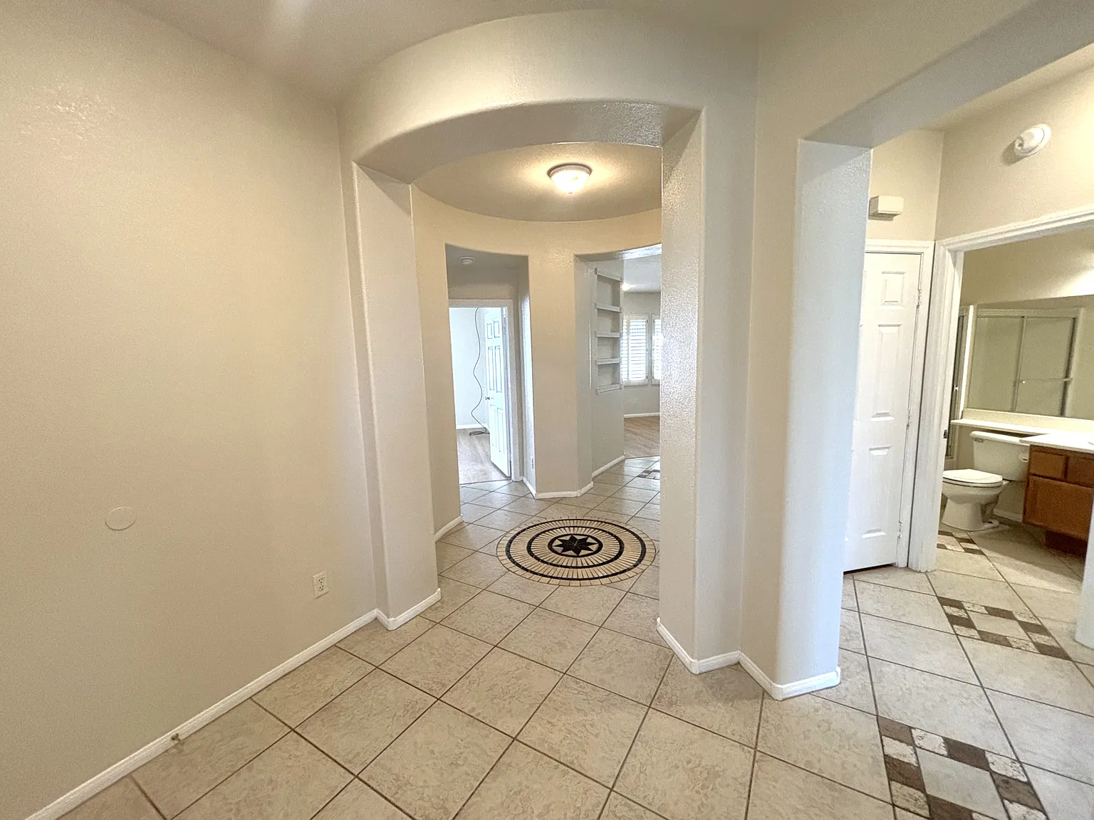 2 bed, 1432 sqft, $1,890 — Photo 4