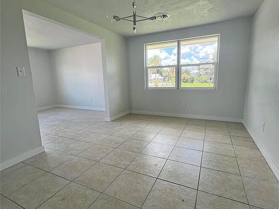 4th image of 744 LEMON AVENUE
