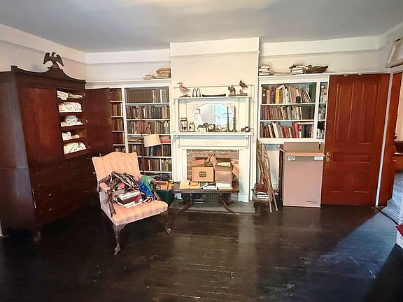 38th image of 117 Reid St