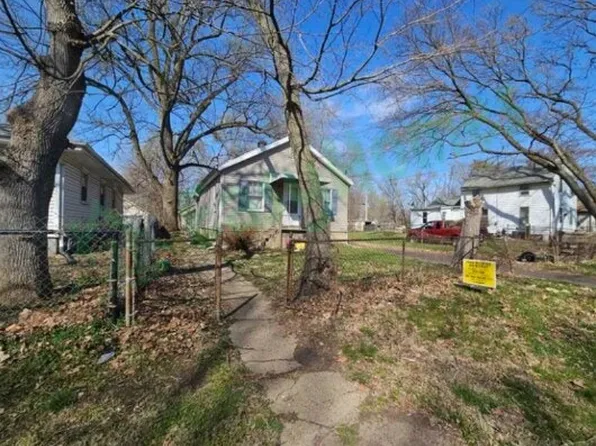 1825 S Kneer Ave, Peoria, IL 61605