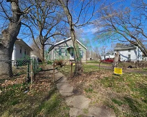 1825 S Kneer Ave Photo 1