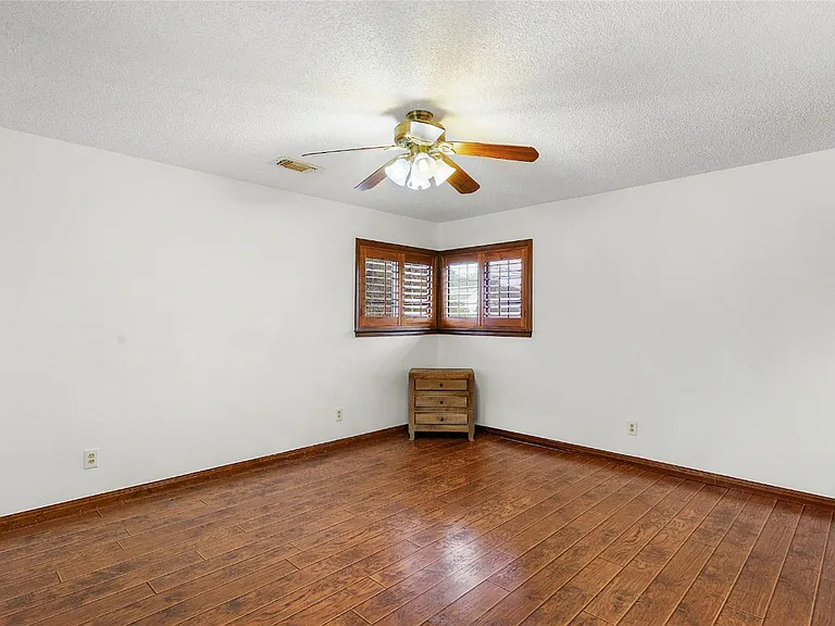 21205 National Dr — Photo 19