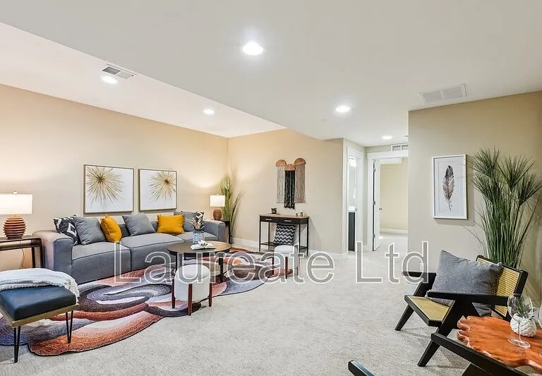 5438 Valentia St — Photo 27