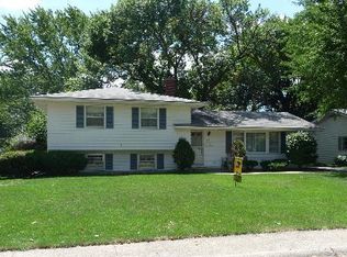 116 Springwood Dr, Naperville, IL 60540