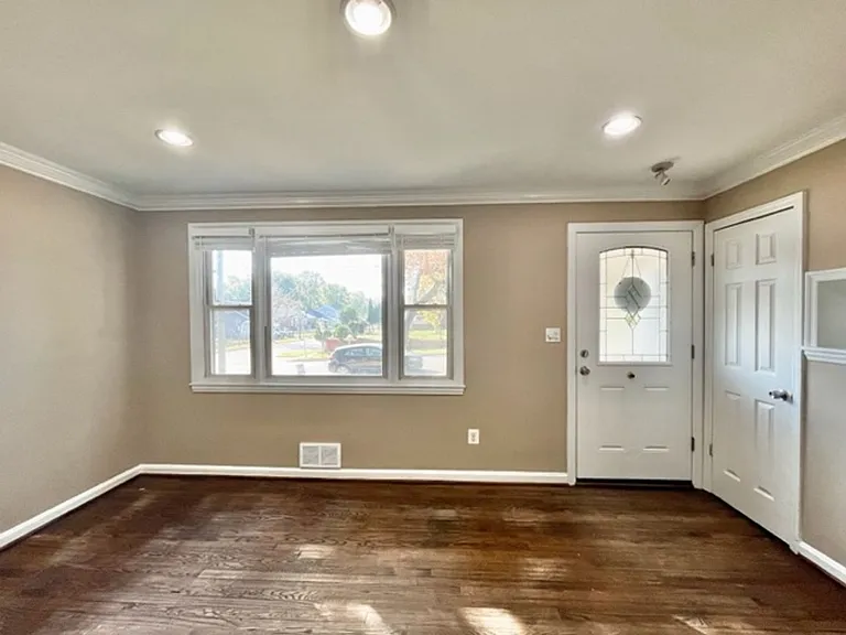 5128 Mangum Rd — Photo 2