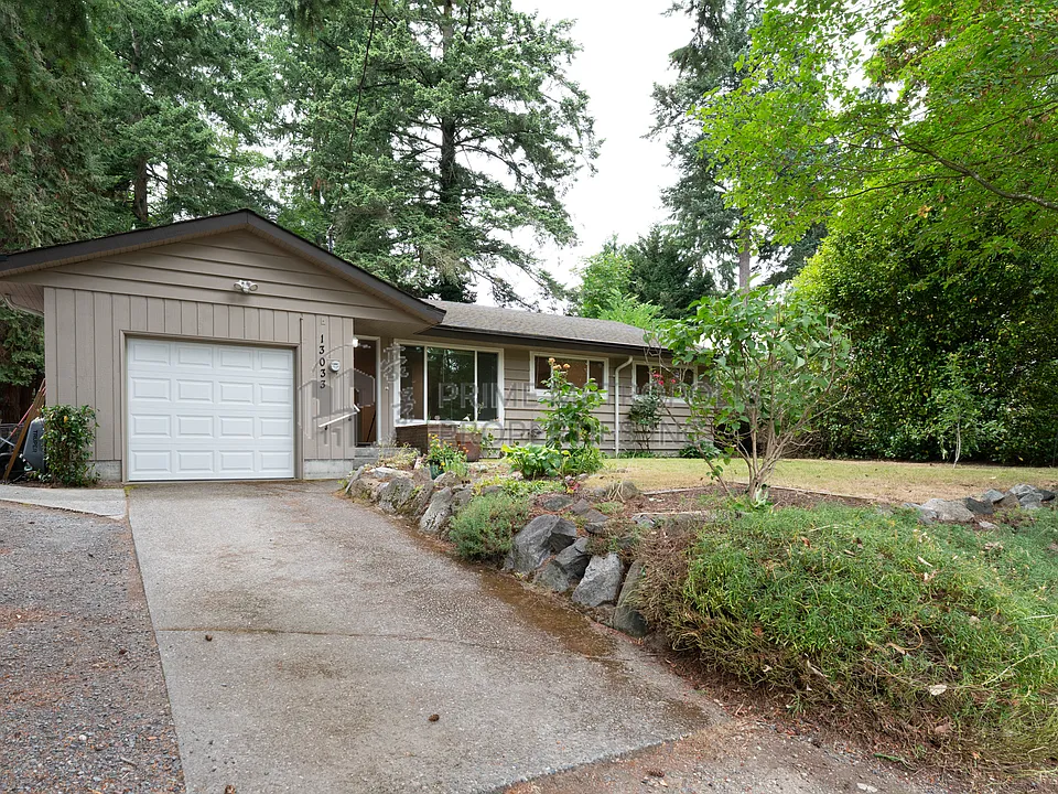 13033 27th Ave NE