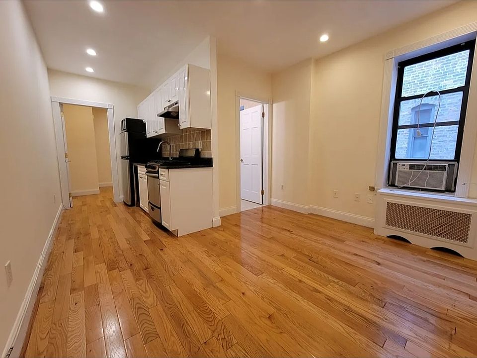 1st image of 29 Cornelia St #90