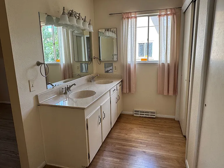 4304 Andrew Dr NE — Photo 15