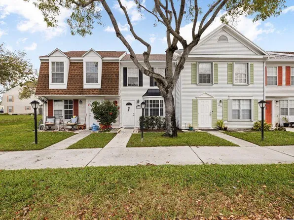 217 Old English Dr, Jupiter, FL 33458
