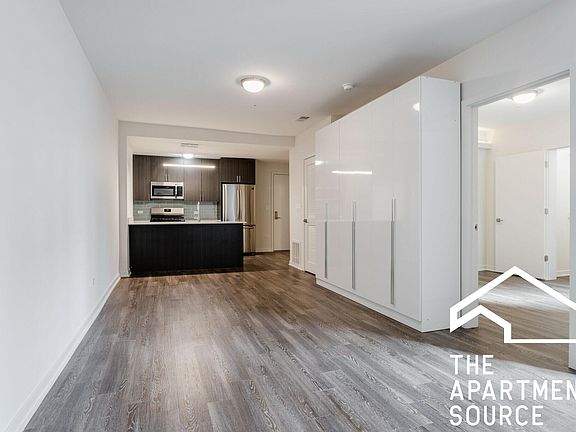 2nd image of 1325 N Wells St #307