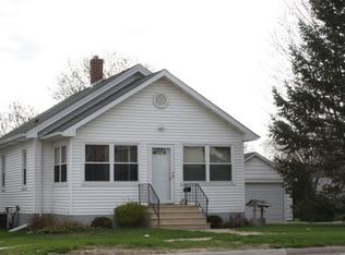 315 6th St, Jesup, IA 50648