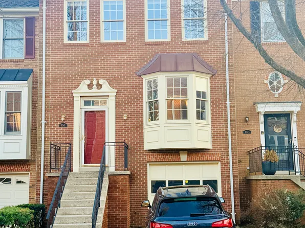 8041 Trevor Pl, Vienna, VA 22182