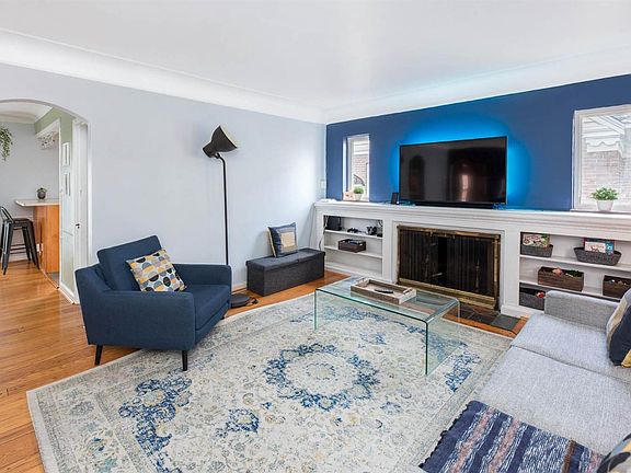 5th image of 3227 Ashwood Dr