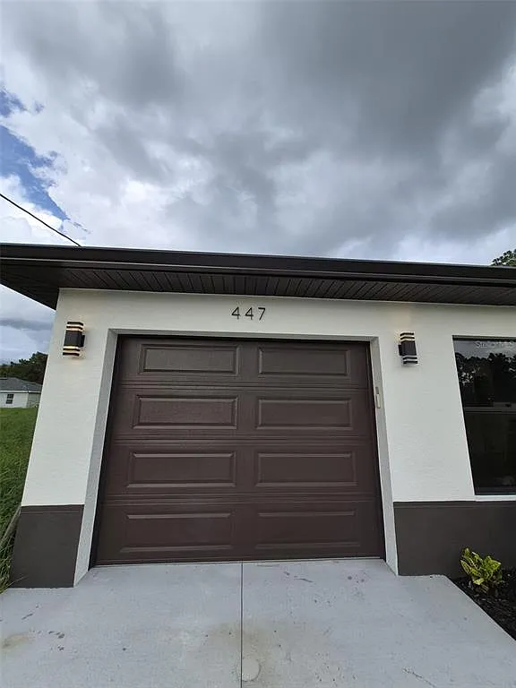 3 bed, 2.0 bath, 1090 sqft, $1,900 — Photo 3