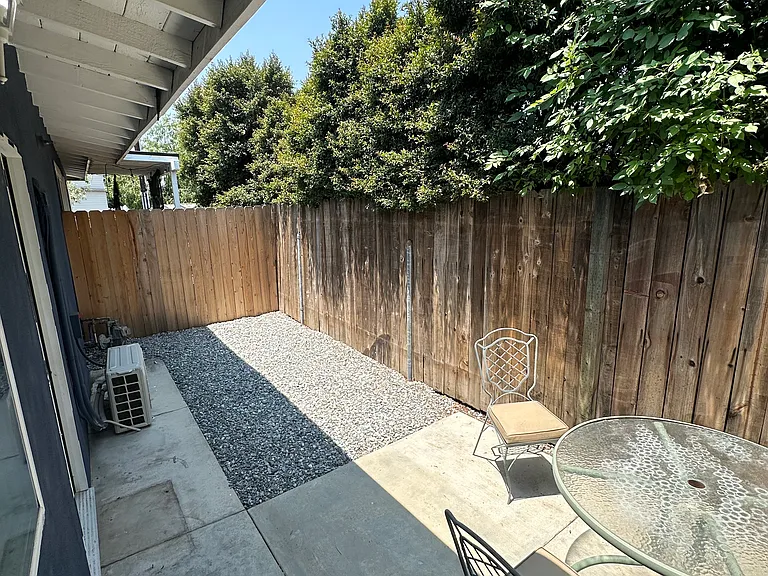 Stiteswood Ave — Photo 1
