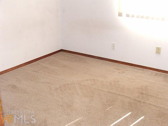 2nd image of 3563 Regalwoods Dr