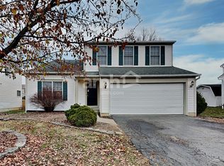 821 Whitehead Dr, Pataskala, OH