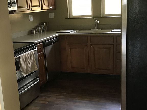 2nd image of 306 Oak St