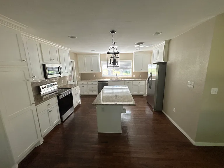 15 N College Ave — Photo 11