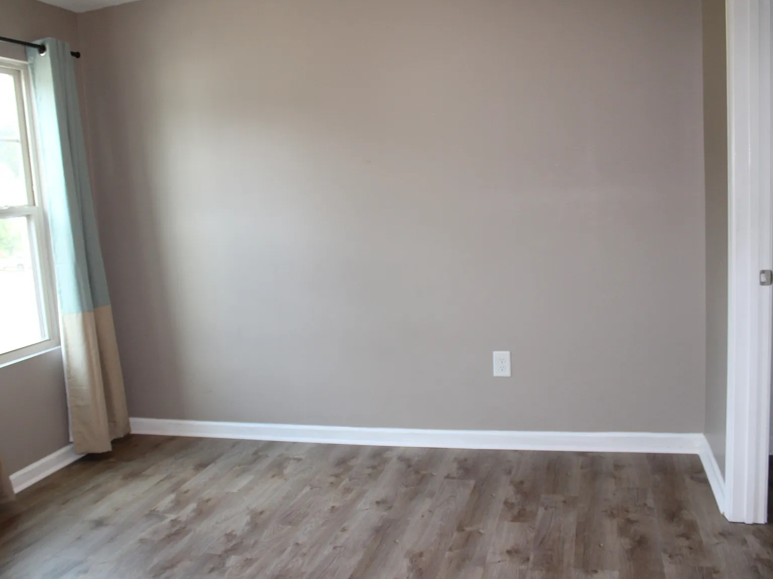 138 Lyonshall Street - 1 — Photo 4