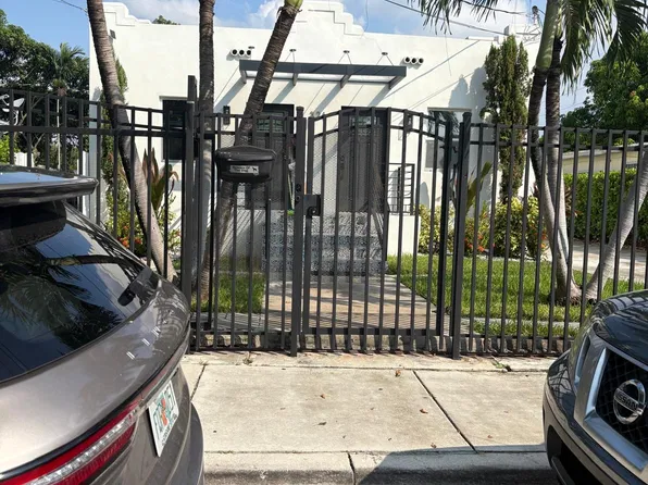 321 NW 48th St, Miami, FL
