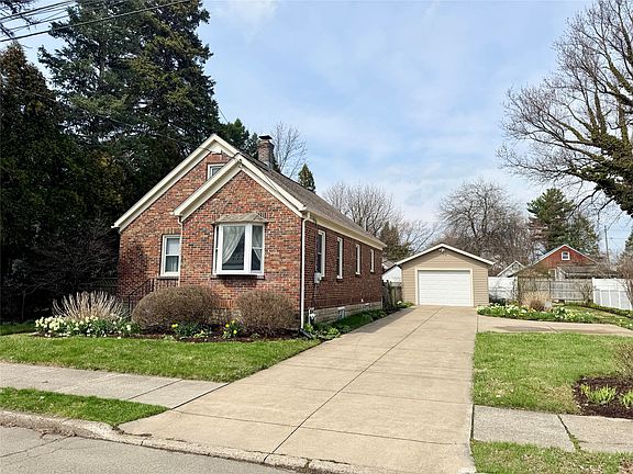 2nd image of 248 Maiden Ln