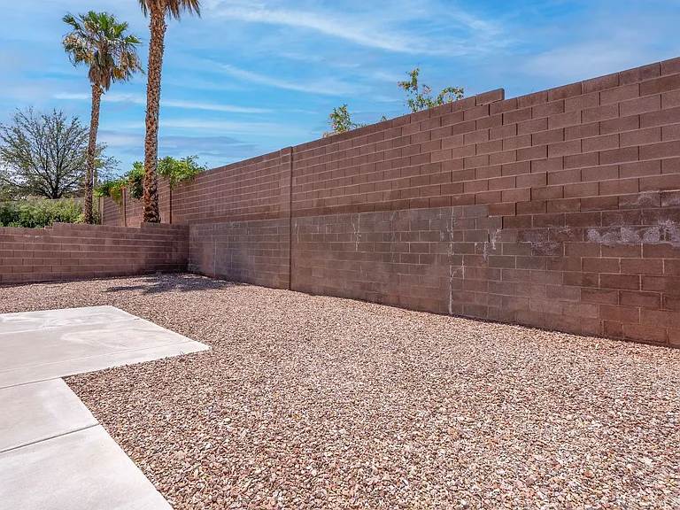 1613 Cathedral Peak Ct — Photo 35