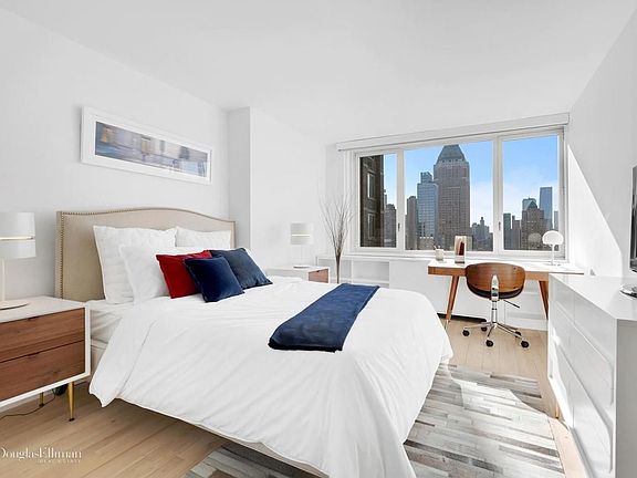 5th image of 322 W 57th St APT 33B