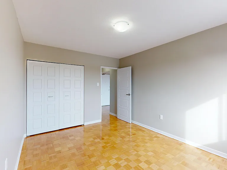 810 Canterbury Ave — Photo 19