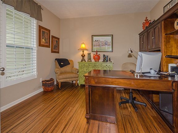 5th image of 15635 Gateshead Dr