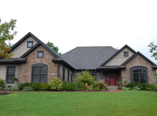 S90W19122 Acorn Dr, Muskego, WI 53150