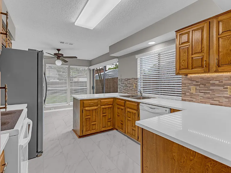 1906 Arvada Dr — Photo 13