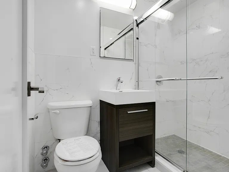 2400 Webb Ave #7K — Photo 8
