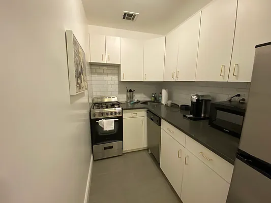 Rented by Buchbinder & Warren | media 27