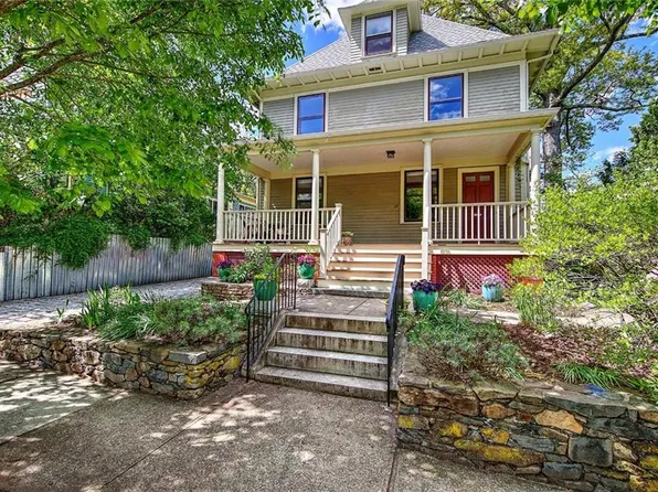 22 Irving Ave, Providence, RI 02906