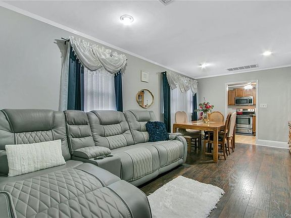 3rd image of 3 Lakeview Ct