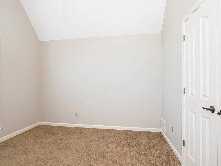 6254 Ravenwood Park N — Photo 10