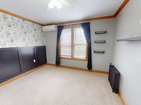 3rd image of 434 Maple St