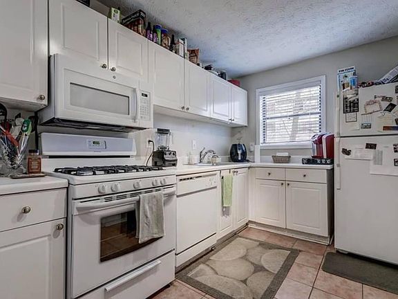 4th image of 807 Summit North Dr NE