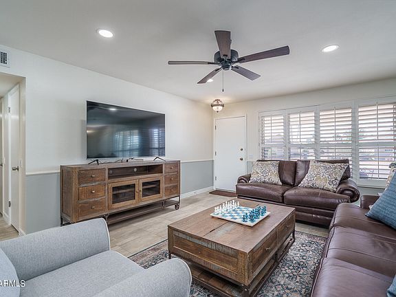 3rd image of 10130 W SOMBRERO Circle