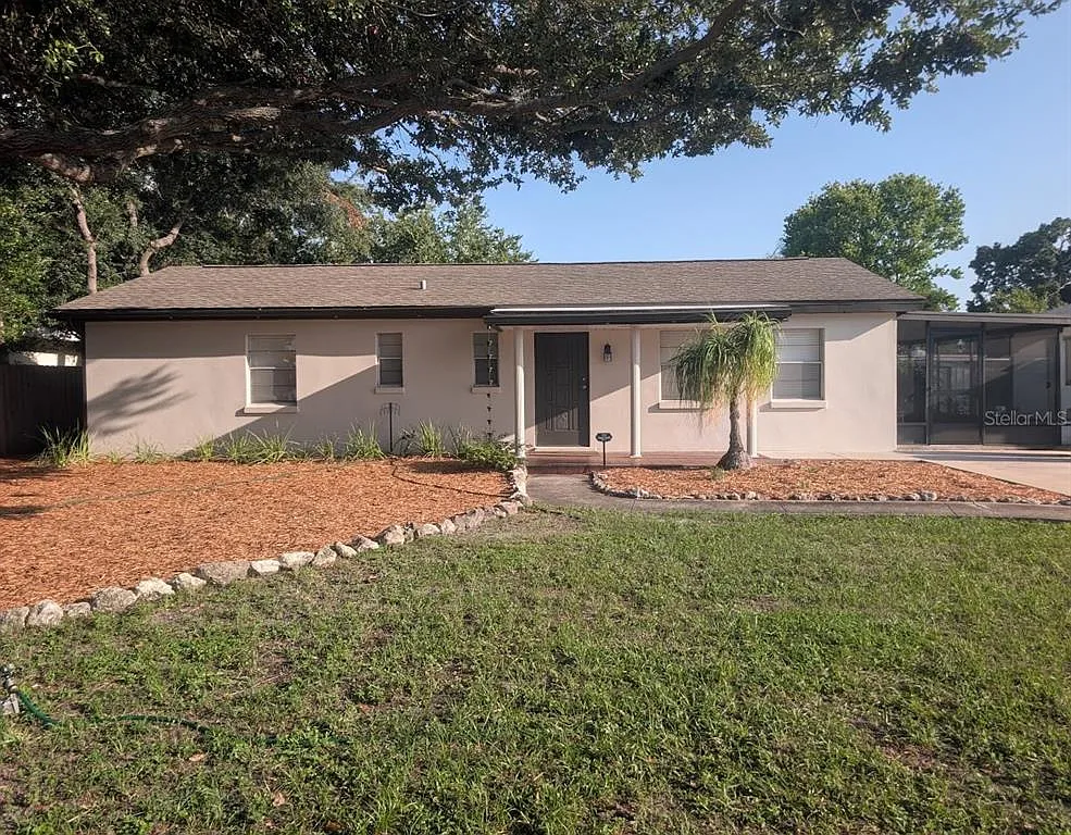 3 bed, 2.0 bath, 1639 sqft, $2,900 — Photo 1