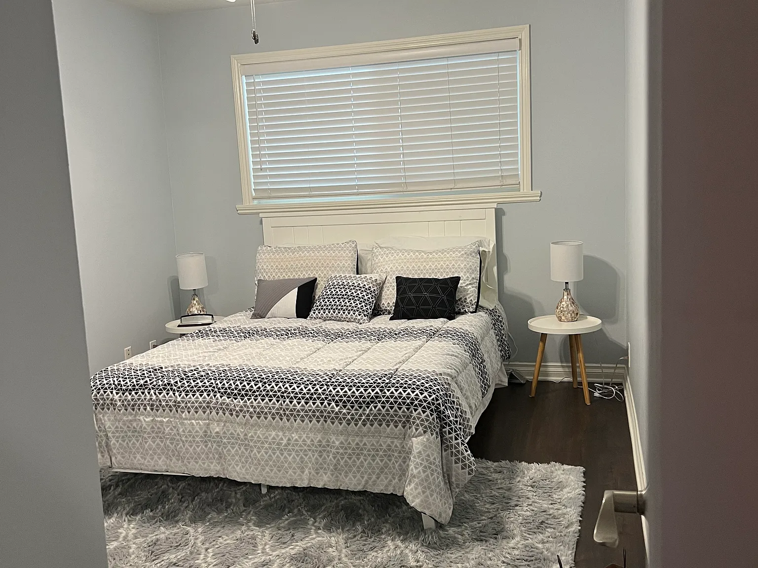 2 bed, 998 sqft, $3,000 — Photo 3