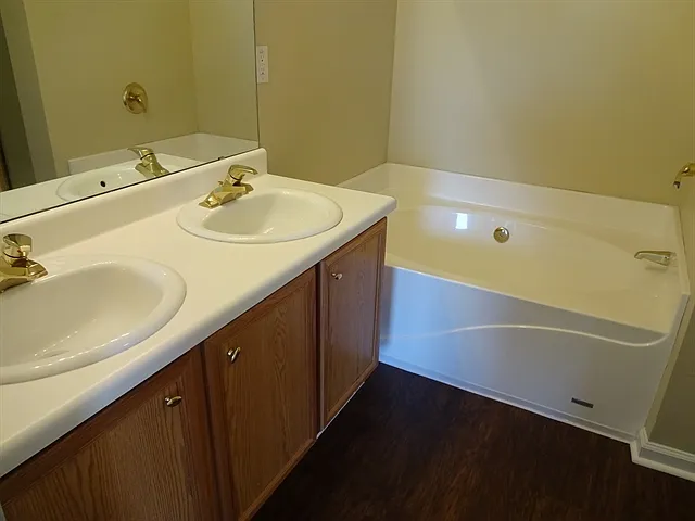1610 Thornwick Trce — Photo 7