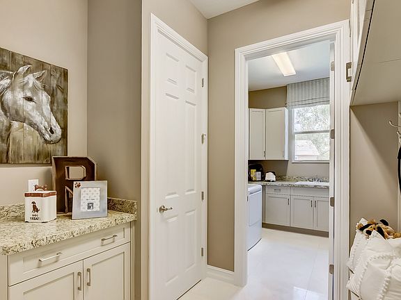 HovHall leading to the laundry room