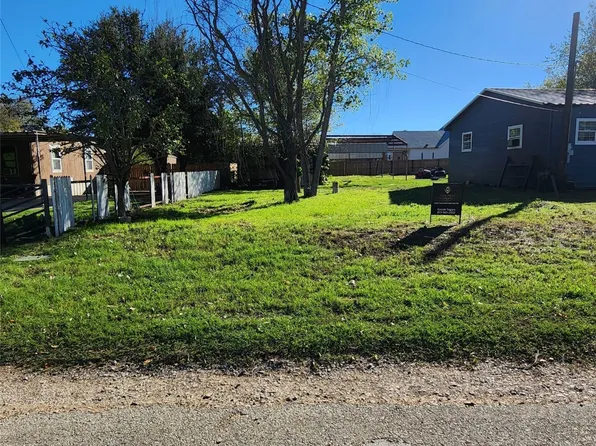 302 Cobb St, Bridgeport, TX 76426